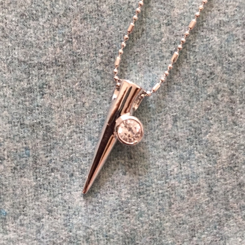 Beautiful necklace with faux diamond modern design